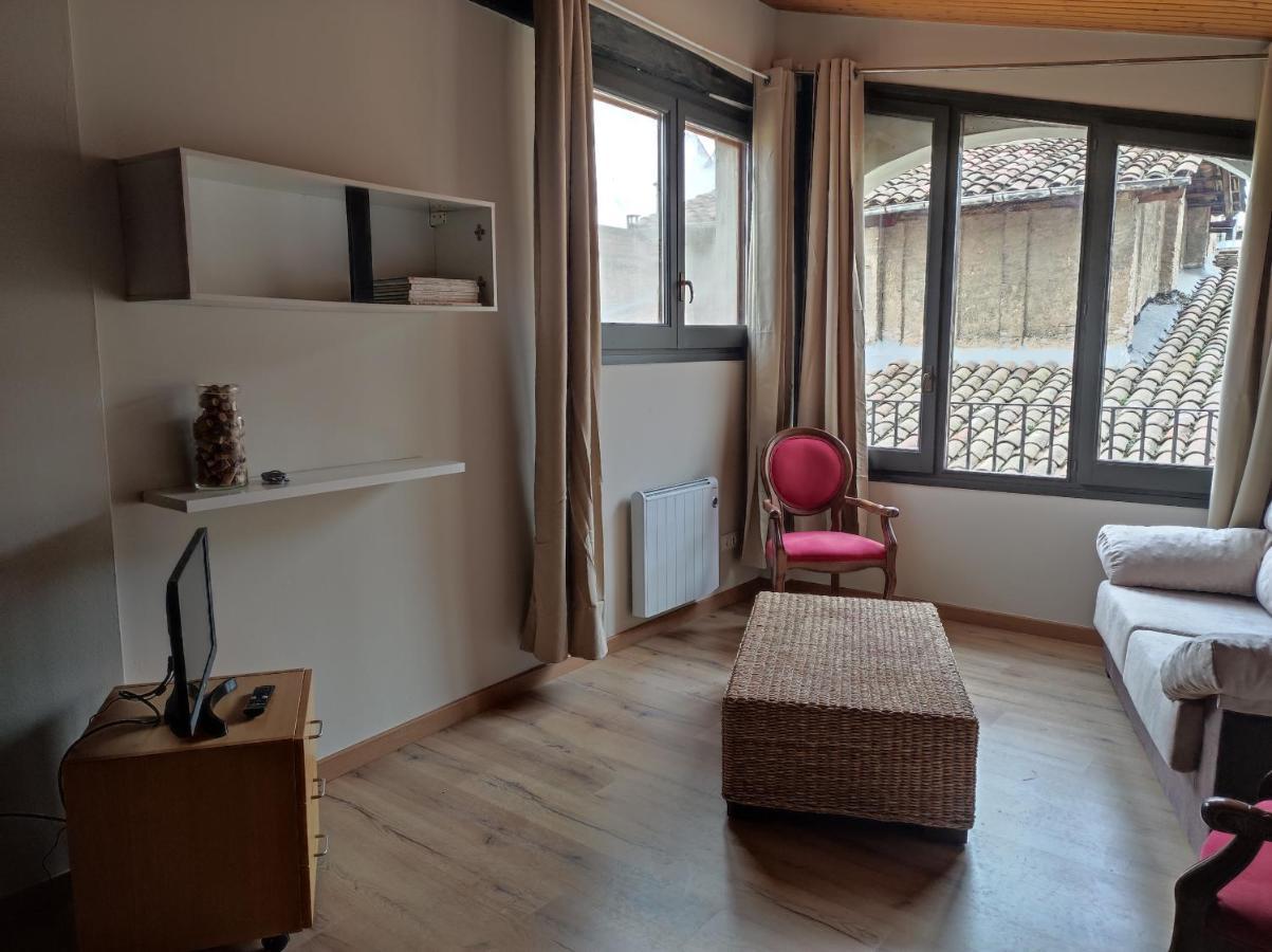 Apt 3 Atic Acollidor Al Centre De Vic - Aptgarbi Екстер'єр фото