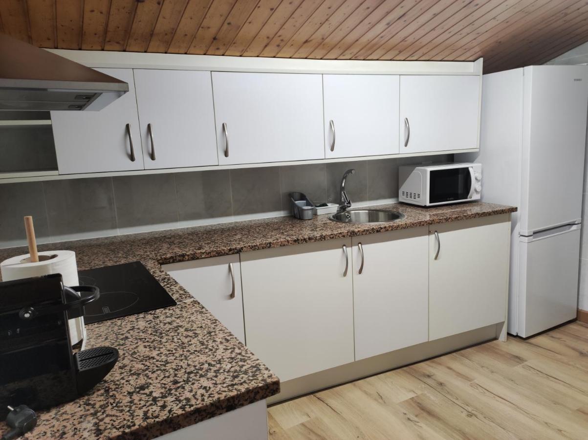 Apt 3 Atic Acollidor Al Centre De Vic - Aptgarbi Екстер'єр фото